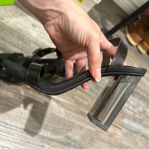 Brand new Gianni Bini heels! - Picture 3 of 3